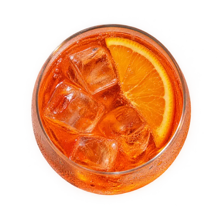 Un spritz avec une tranche d'orange